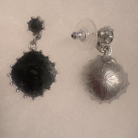 Elegant Black and Silver Earrings - Picture 1 of 2